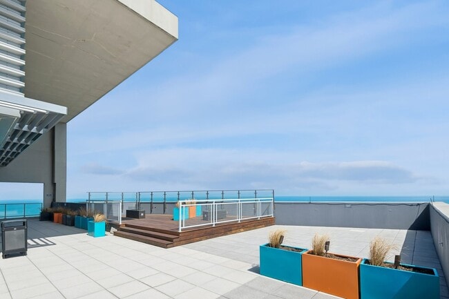 Building Photo - 600 N Lake Shore Dr