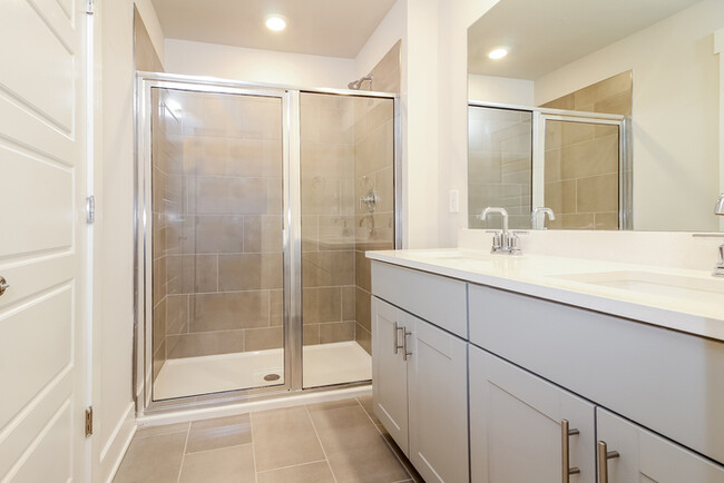 Building Photo - Townhome in Simpsonville!