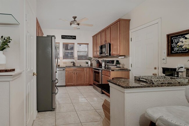 Building Photo - 15 S Avonlea Cir