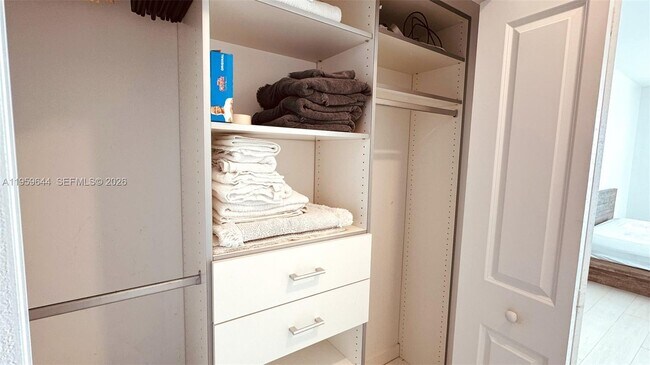 Building Photo - 400 Sunny Isles Blvd