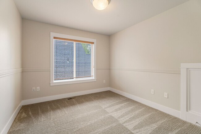 Building Photo - 345 Timber Creek Dr