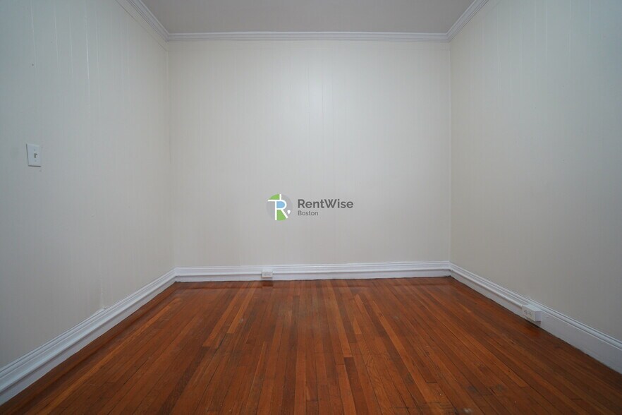 Building Photo - 1191 Boylston St