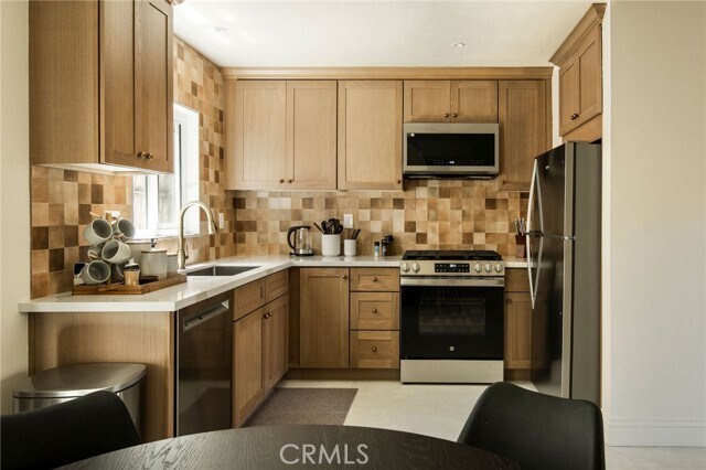 Building Photo - 13025 Roselle Ave