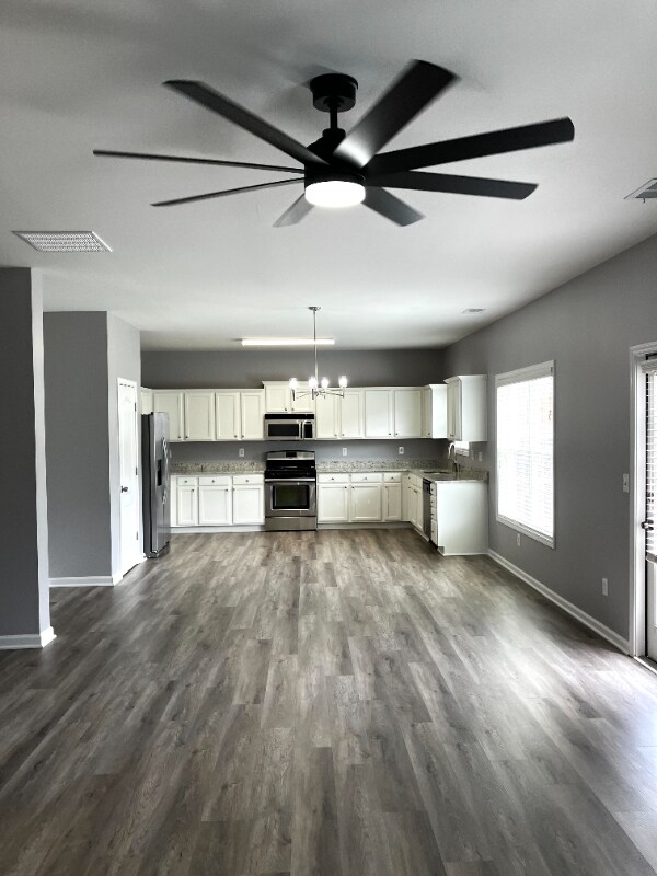 Building Photo - 25 Brookvalley Ct W