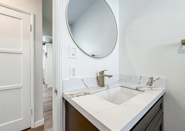 Building Photo - 2431 Gramercy Ave