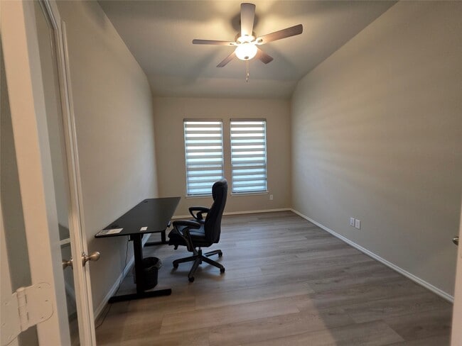 Building Photo - 13810 San Pasqual Pointe Dr