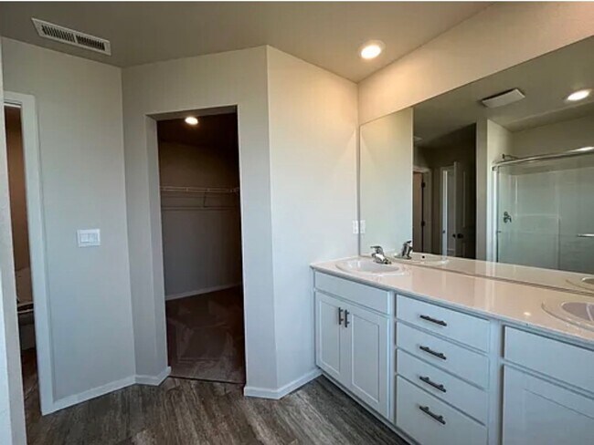 Building Photo - 4831 Parsley Ave NE