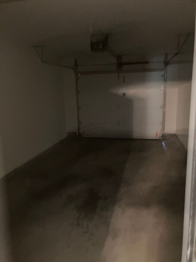Building Photo - Modern & Spacious 2-Bedroom Ranch Condo – ...