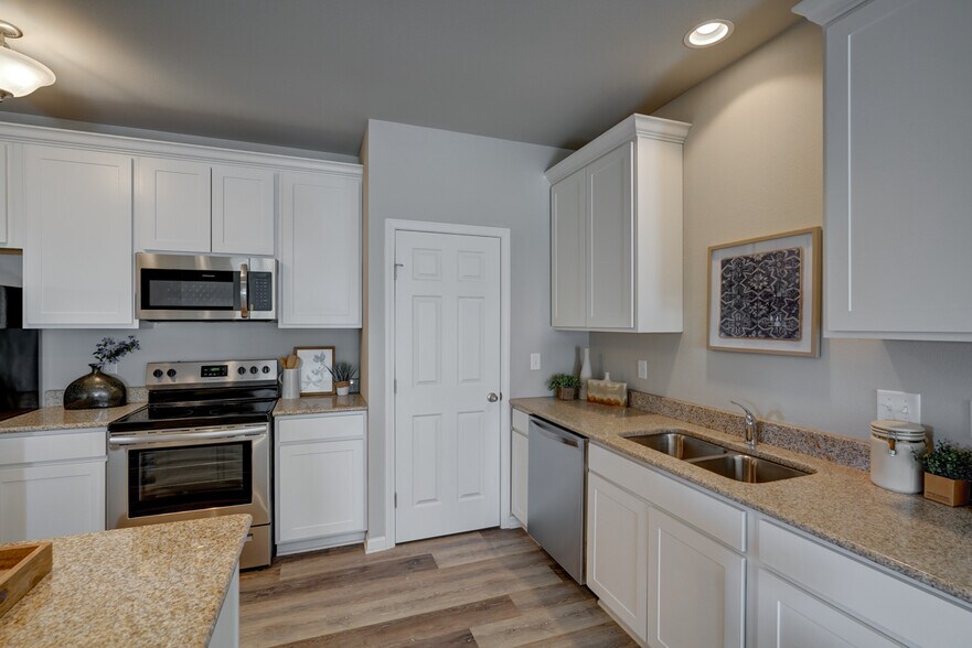 Building Photo - 644 McKay Way