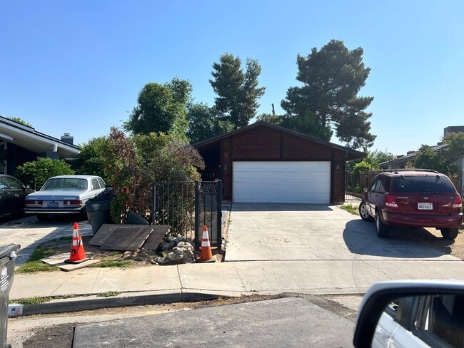Primary Photo - 1300 Langston St