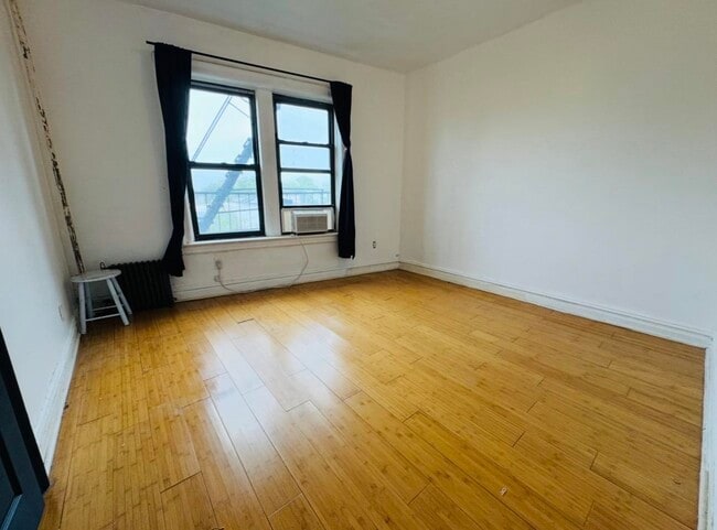 Building Photo - 57 Corbin Ave