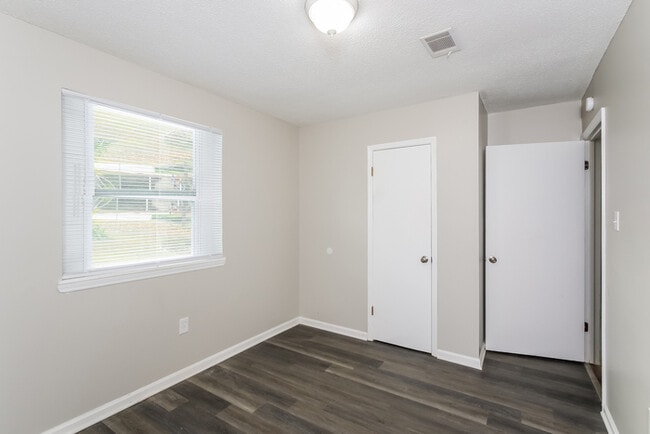 Building Photo - Charming Home in Martinez!