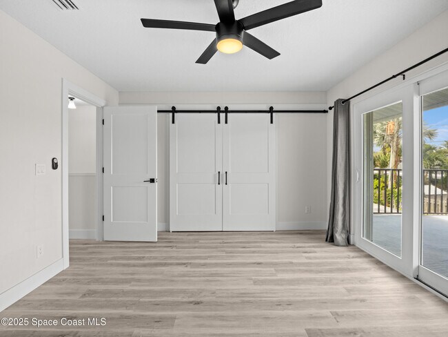 Building Photo - 290 Paradise Blvd