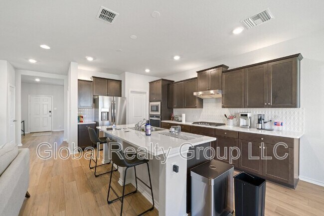 Building Photo - 6735 Shiraz Wy