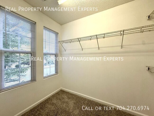 Building Photo - 14034 Pinyon Pine Ln
