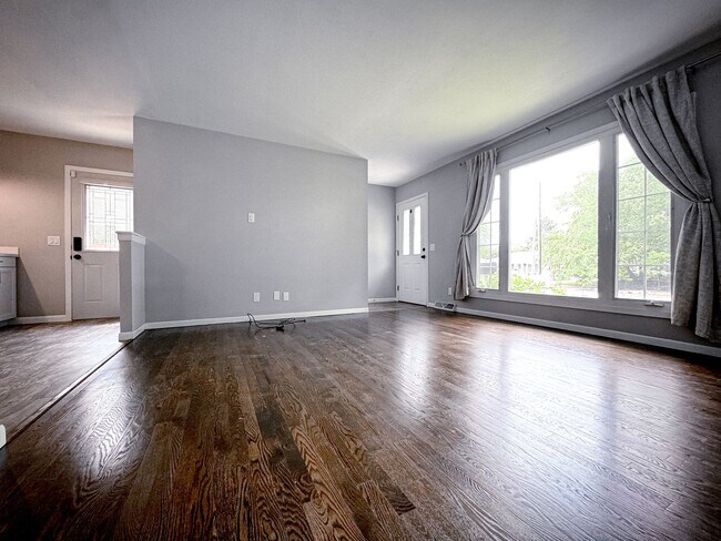 Building Photo - 202 S. Walbridge Ave.