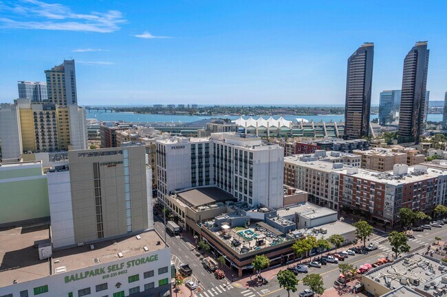 Building Photo - Stunning East Village 2 Bedroom at Alta! 2...