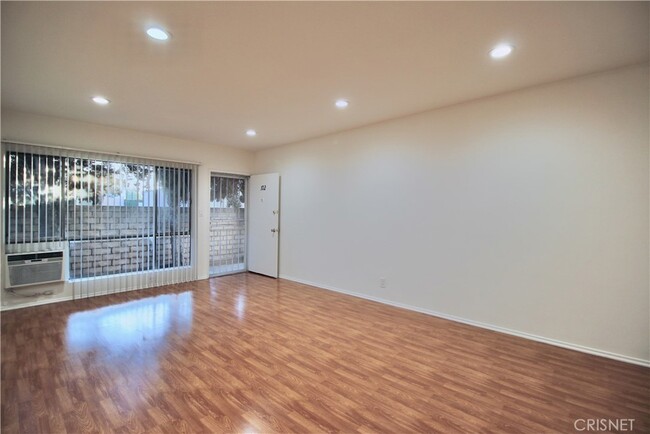 Building Photo - 3815 W Verdugo Ave