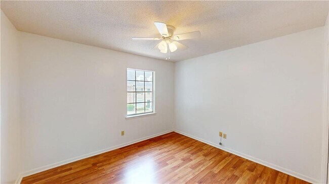 Building Photo - 212 Nack Ln