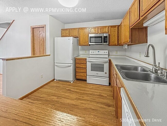 Building Photo - 2br 2.5ba 2cg ~ Security Deposit Free Alte...