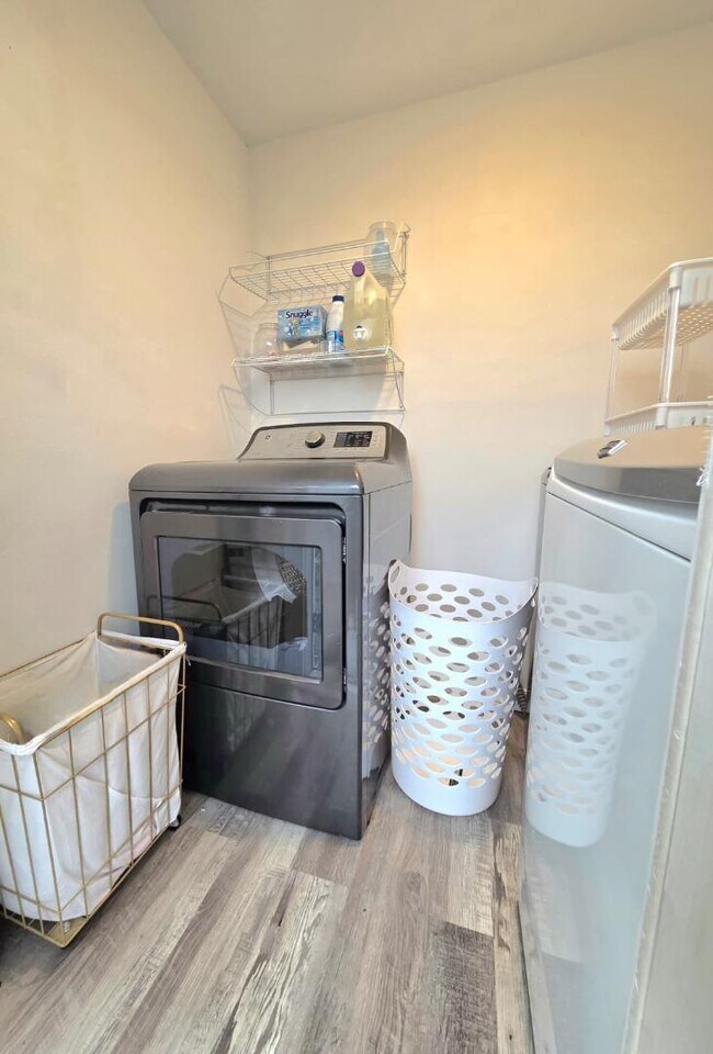 Building Photo - 2289 Dallas St