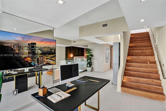 Building Photo - 1100 Biscayne Blvd