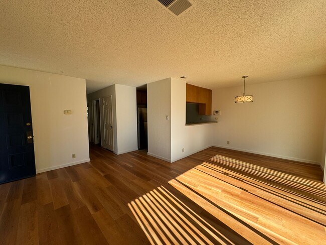 Building Photo - West San Jose Condo in Cupertino School Di...