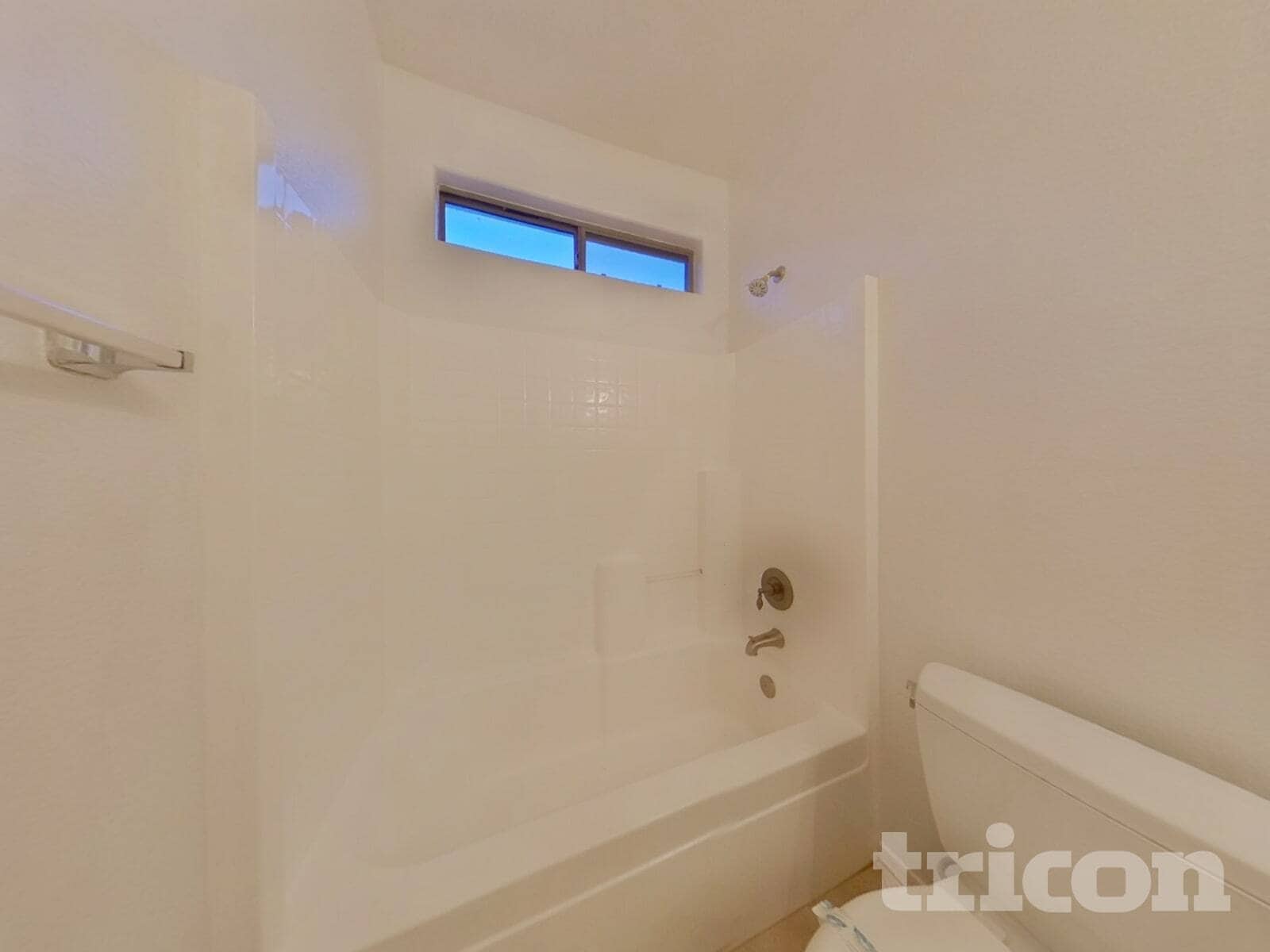 Building Photo - 735 S Bedford Dr