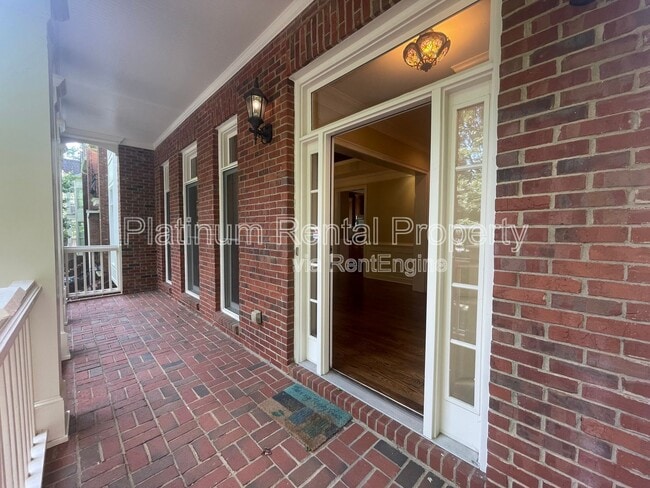 Building Photo - 1460 Wembley Ct NE