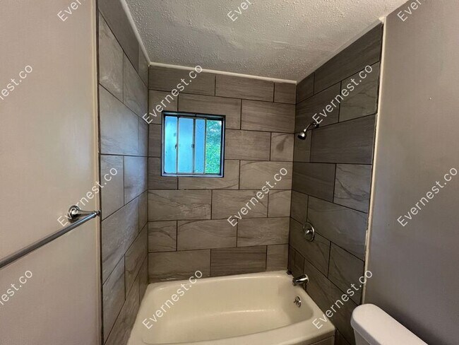 Building Photo - 5603 Bluebell Dr