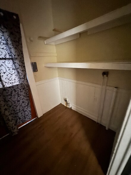 Building Photo - 21 Branch St