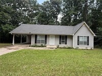 Building Photo - 4998 Gillsville Hwy