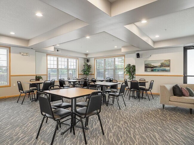 Building Photo - 3600 Wooddale Ave S