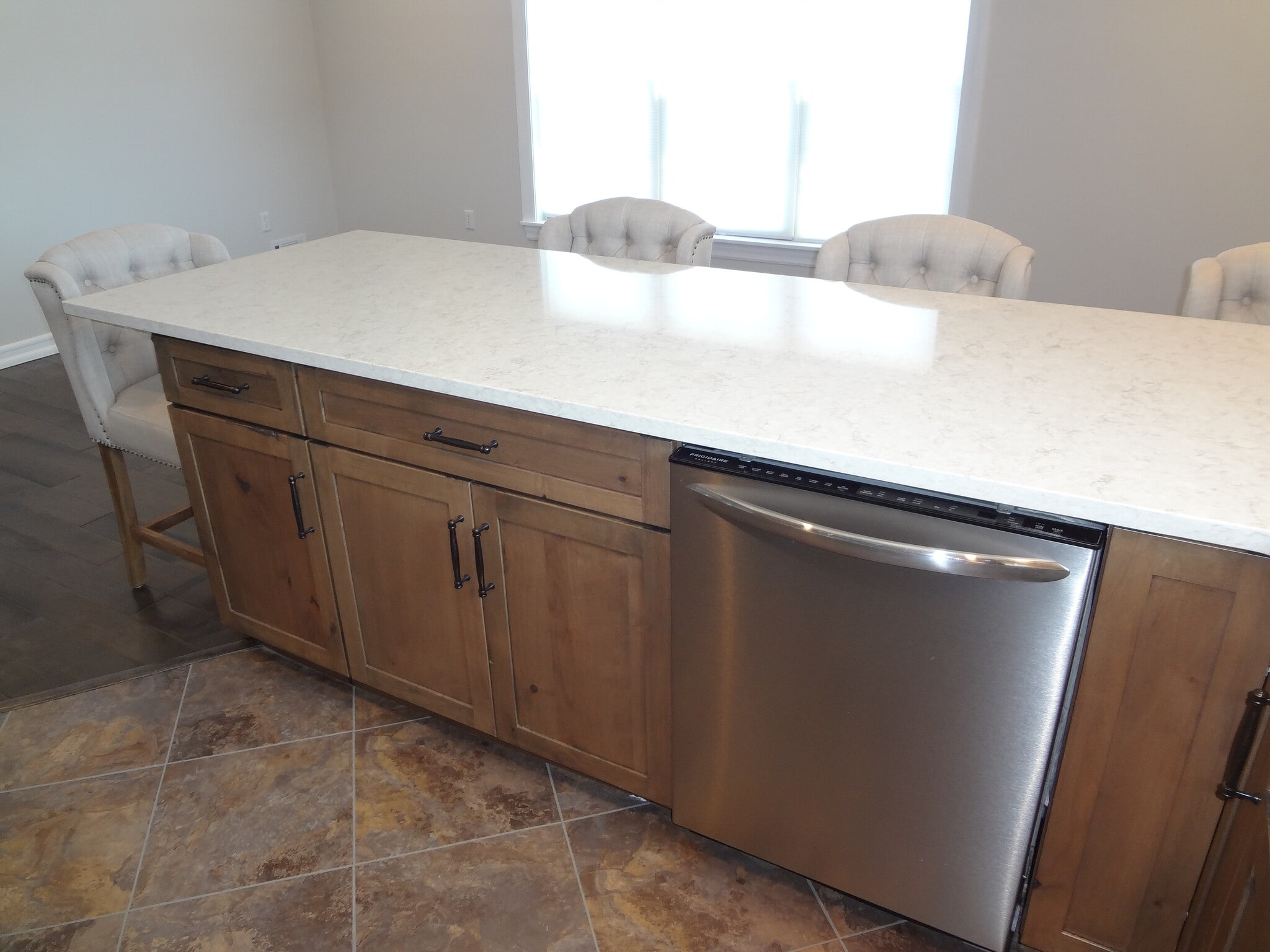 Building Photo - 711 E 3rd St