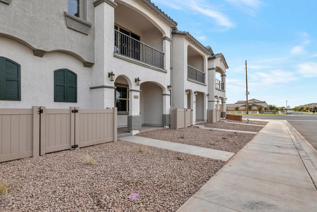 Building Photo - Brand New luxurious Model Home with 2 Master Suites in Warner Meadow