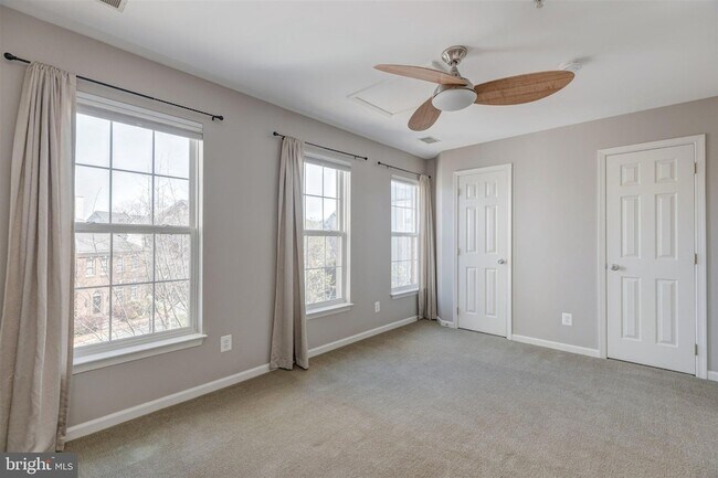 Building Photo - 5140 Donovan Dr