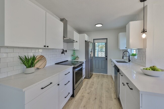 Building Photo - 867 53rd Terrace N