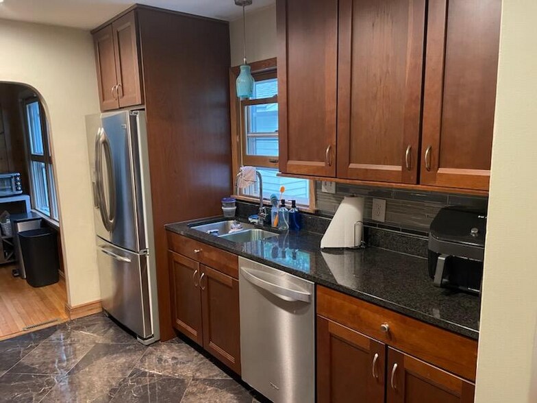 Building Photo - 6444 16th Ave S