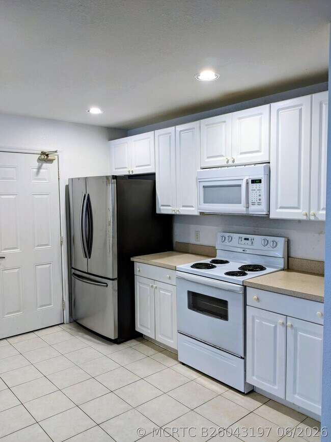 Building Photo - 1804 Blue Heron Ln