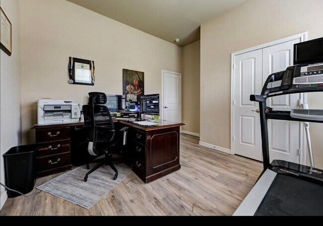 Building Photo - 11905 Whitney Way