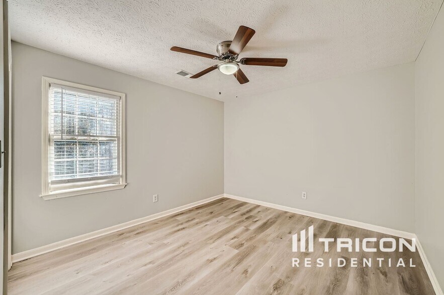 Building Photo - 135 Clearbrook Way