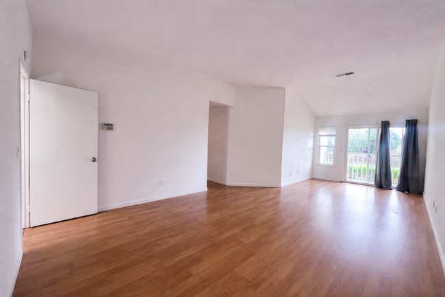 Building Photo - Two Story 3 Bed/Bath Single Family Home In Milpitas, Ca. For Rent!!! $500 OFF FRIST MONTHS RENT!