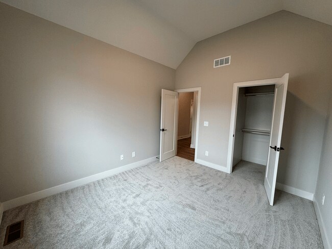 Building Photo - 1438 SW Winthrop Dr