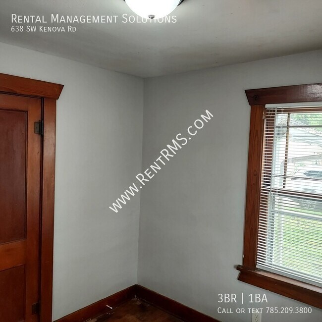 Building Photo - 638 SW Kenova Rd