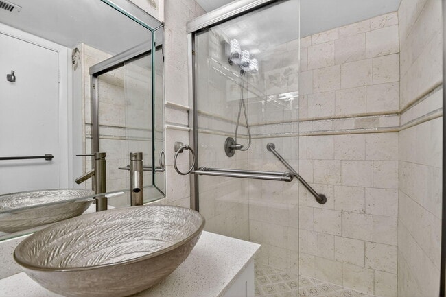 Building Photo - 7142 Golf Colony Ct