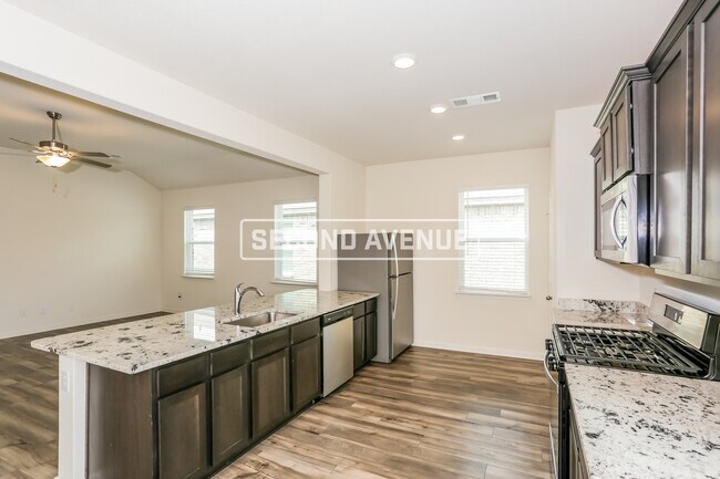 Building Photo - 108 Son Martin PL