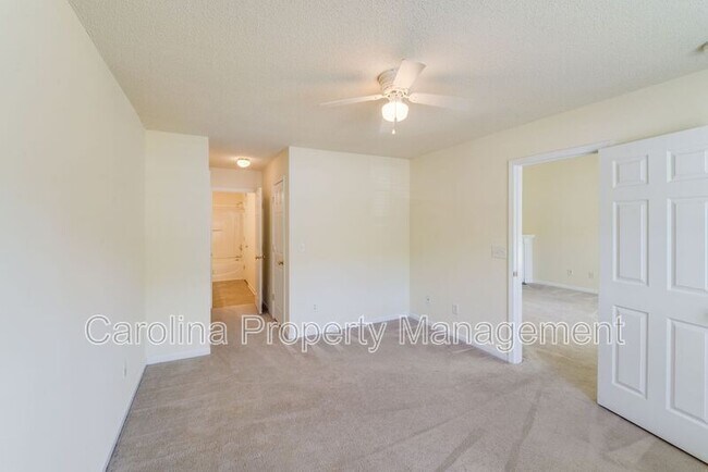 Building Photo - 17125 Greenlawn Hills Ct