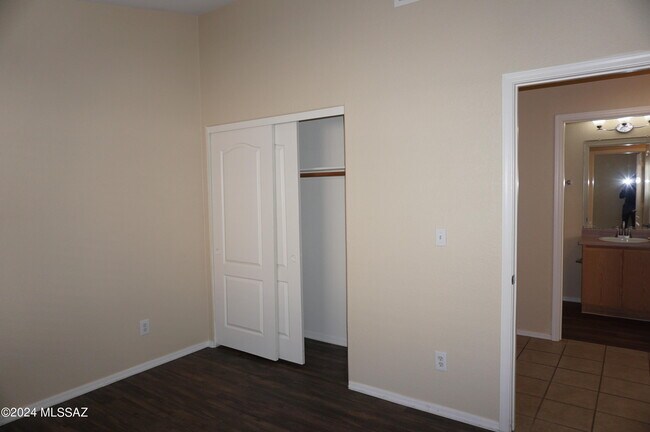 Building Photo - 2201 S St Suzanne Dr