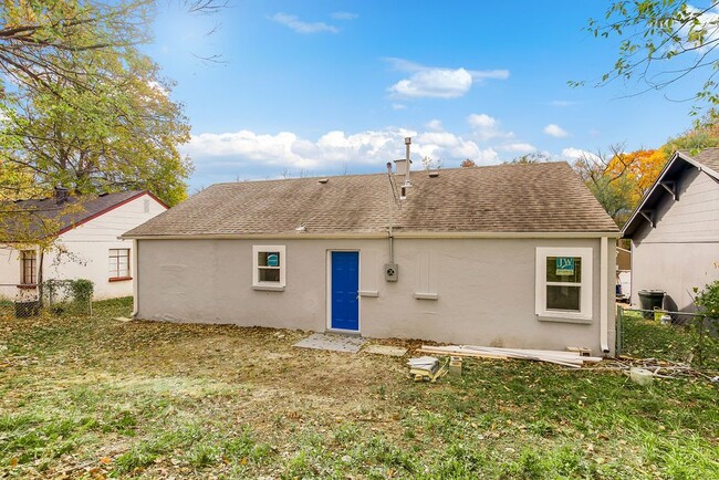 Building Photo - A charming single-family home near Waldo &...