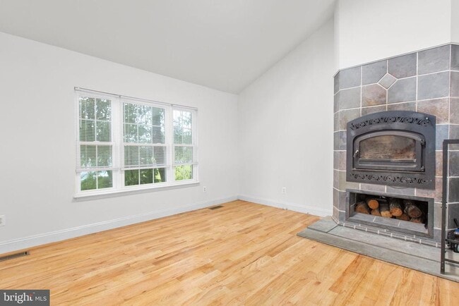 Building Photo - 53 Bloomington Ln